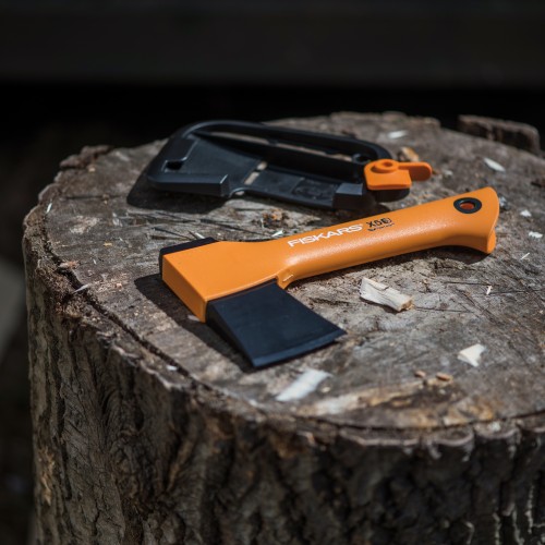 Fiskars X5 XXS 23 cm 1015617– lekka siekierka do rozpałki FiberComp