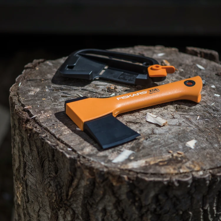Fiskars X5 XXS 23 cm 1015617– lekka siekierka do rozpałki FiberComp